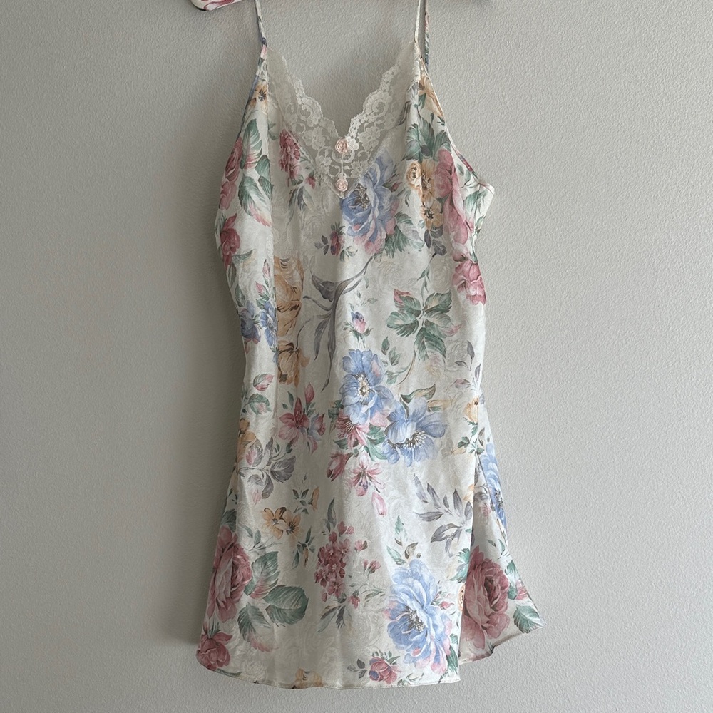 Vintage Tiffany’s Closet Floral Chemise
